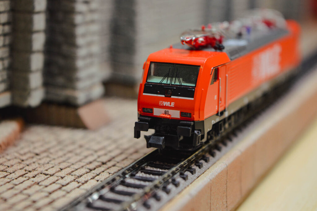 Hobbytrain H2920 BR189 801 4 3