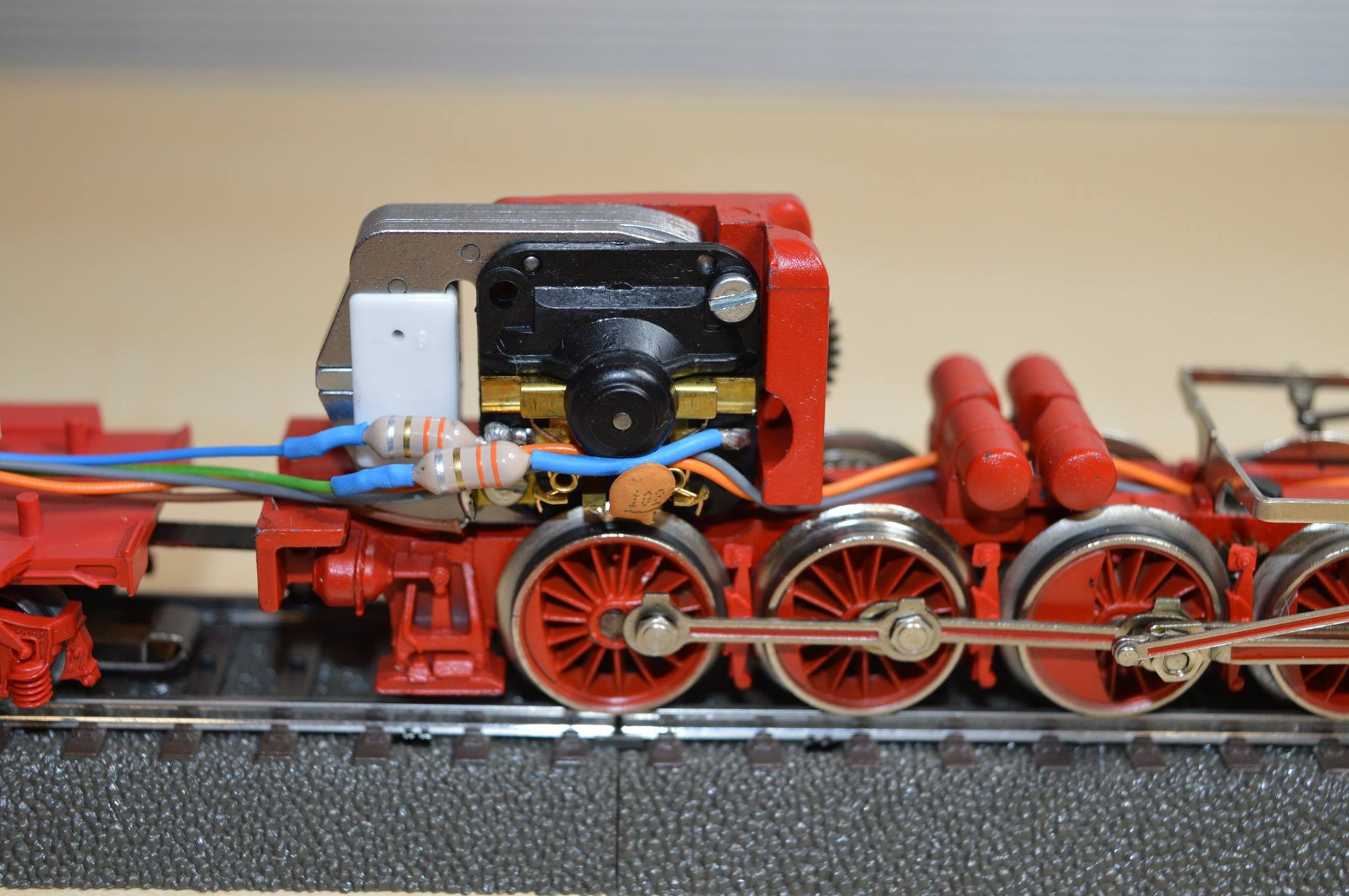 Umbau Maerklin 3084.2 BR050 082 7 3