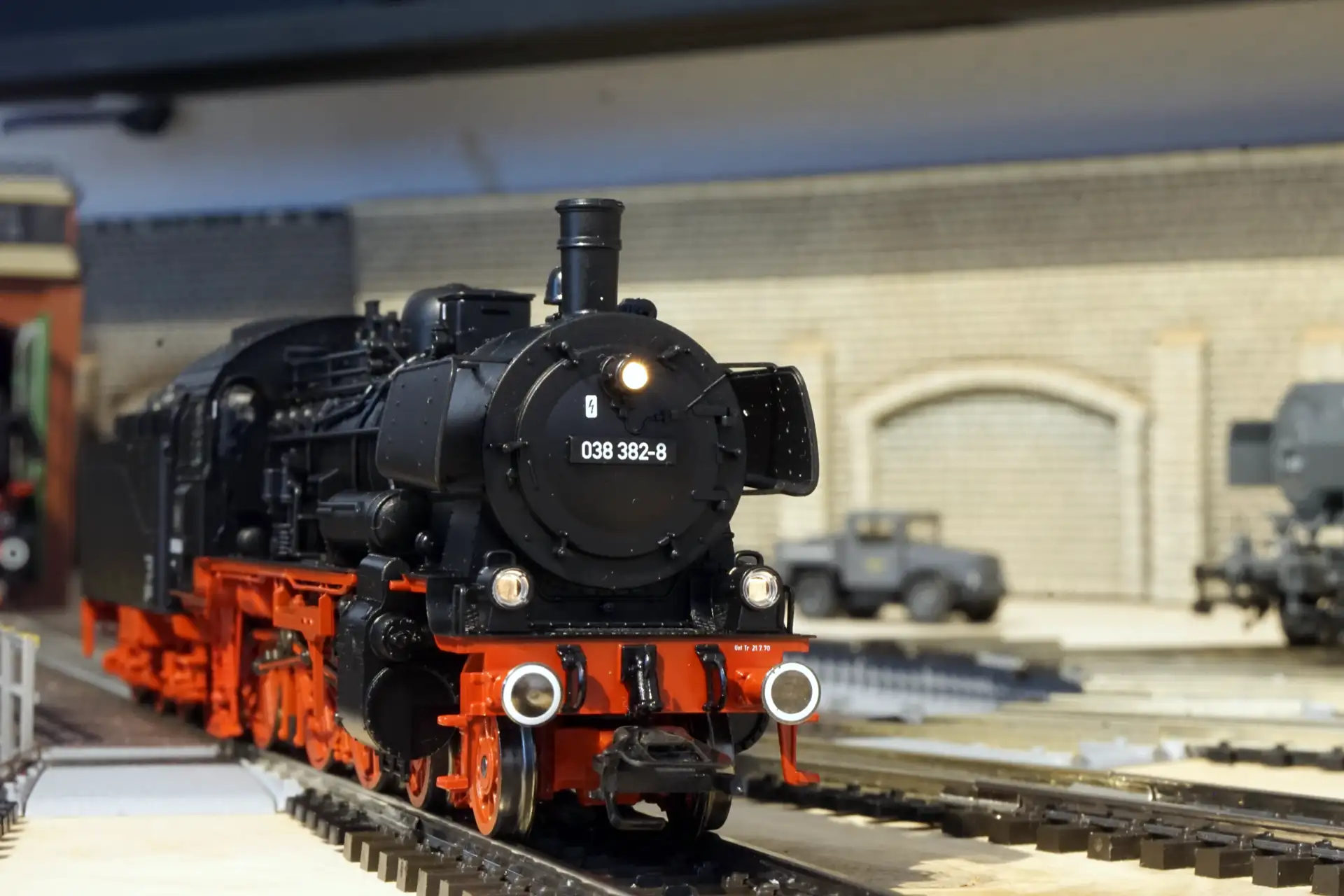 Fleischmann 931168 BR038 382-8 (1)