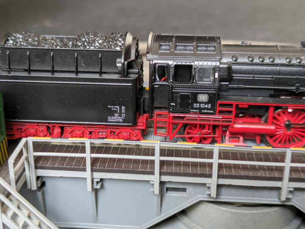 Minitrix 12415 BR03 1045 DB (5)