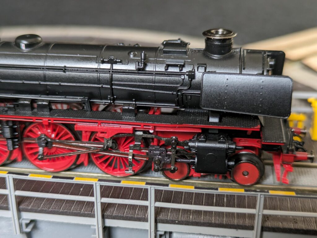 Minitrix 12415 BR03 1045 DB (6)
