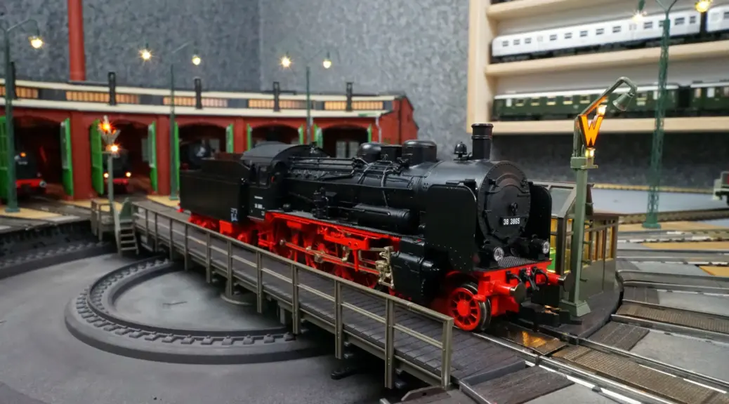 Fleischmann DC 4162-93 DB 38 3865 (1)