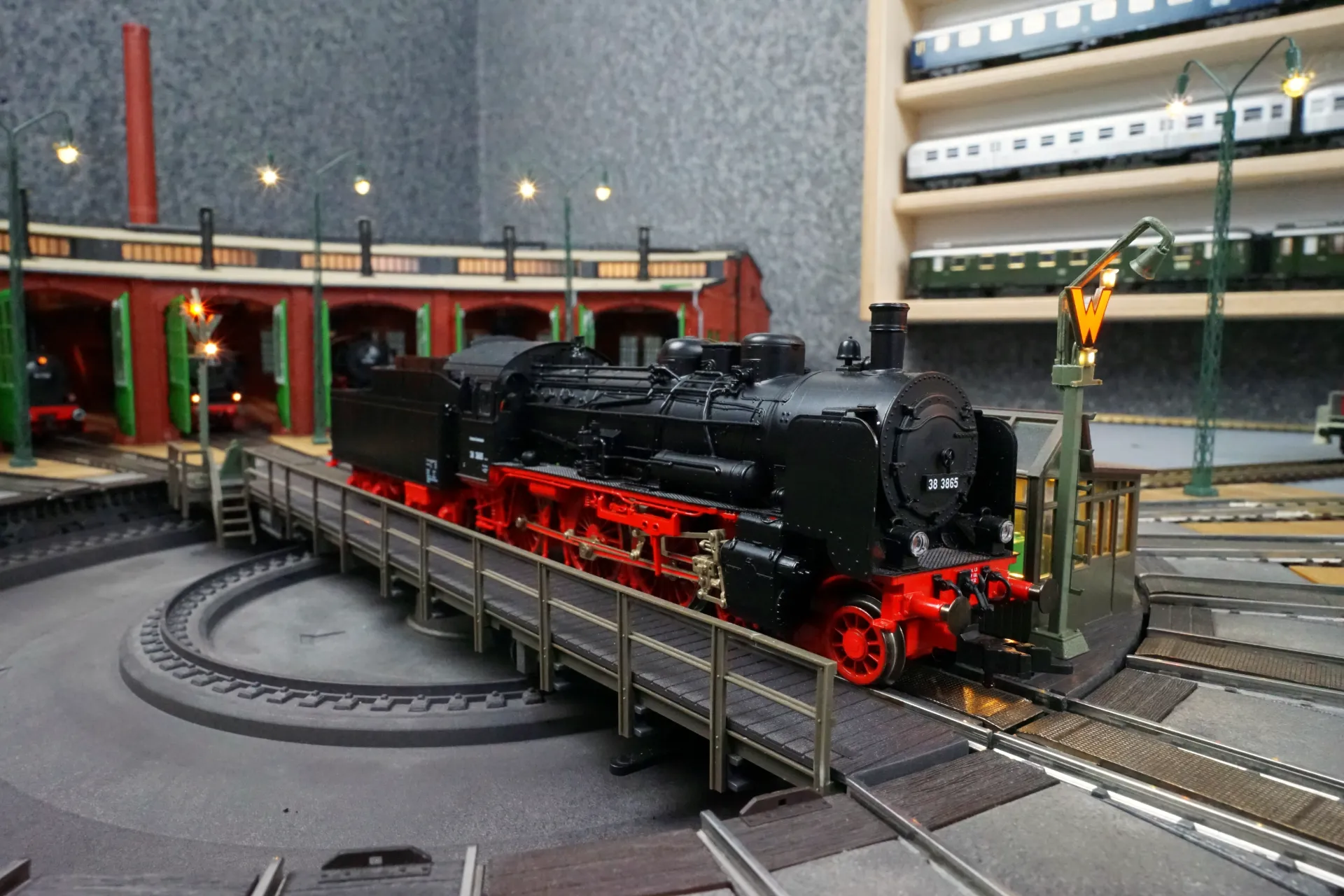 Fleischmann DC 4162-93 DB 38 3865 (1)