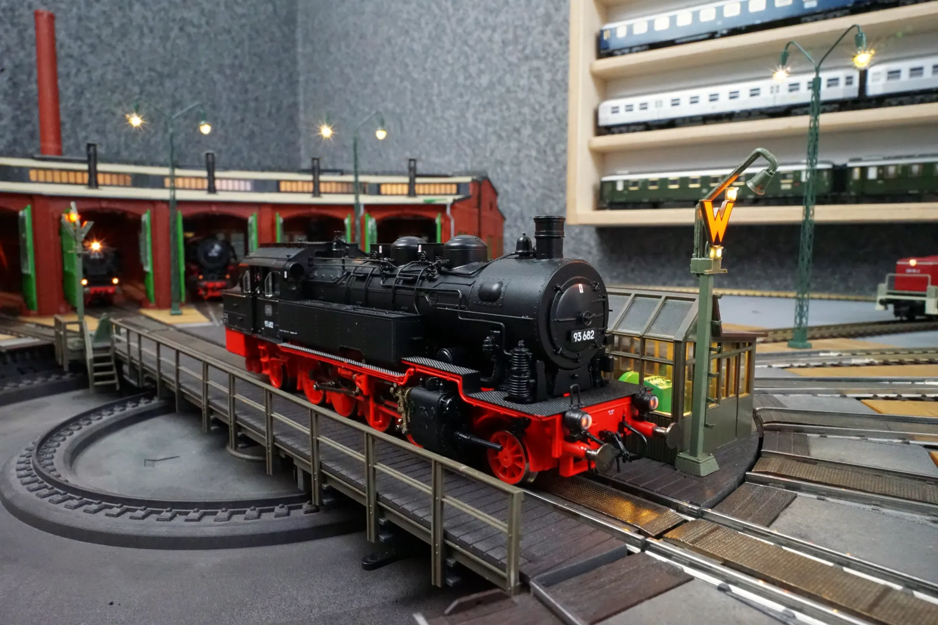Roco DC 43320 DB 93 682 (1)