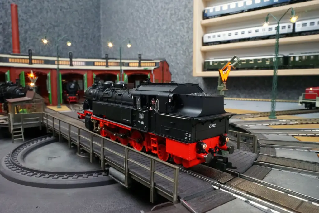 Roco DC 43320 DB 93 682 (2)